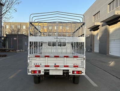 東風小康國六3.2米倉柵式運輸車 城市與城鄉道路貨運的可靠伙伴